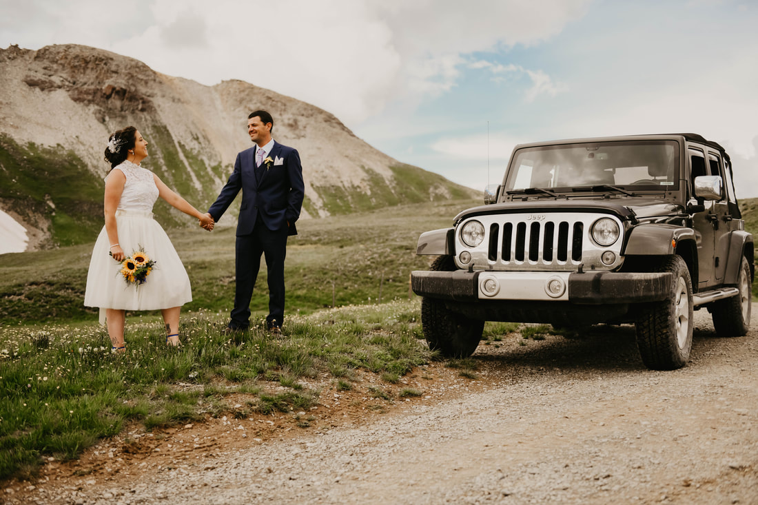These are the first 8 decisions you need to make when planning your destination elopement. ​